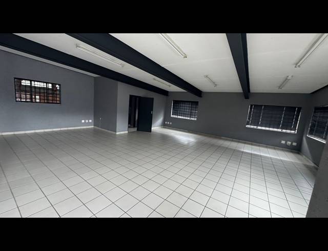 1,330M² WAREHOUSE TO LET IN PRETORIA WEST